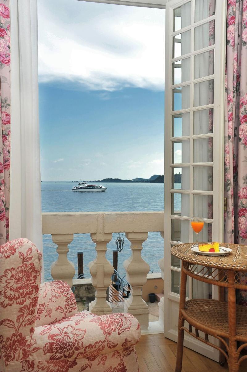 Hotel Monte Baldo E Villa Acquarone ガルドーネ・リヴィエラ エクステリア 写真
