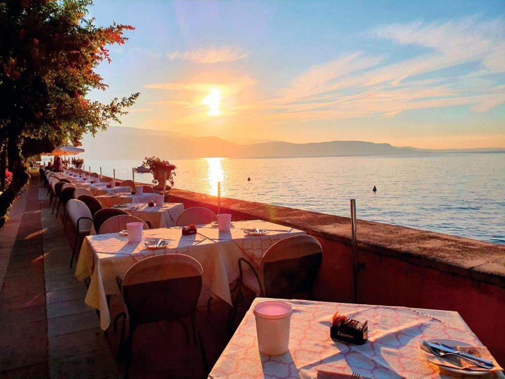 Hotel Monte Baldo E Villa Acquarone ガルドーネ・リヴィエラ エクステリア 写真