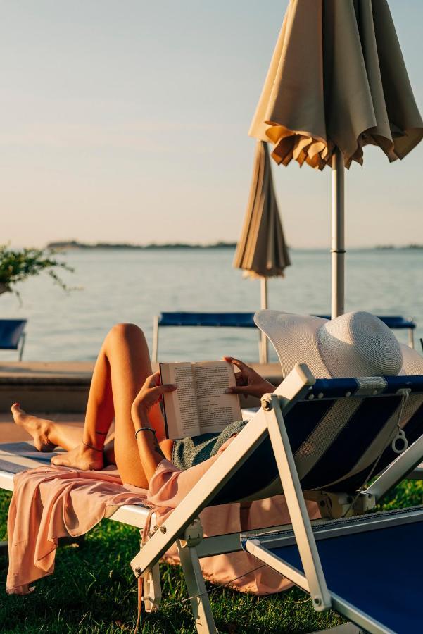 Hotel Monte Baldo E Villa Acquarone ガルドーネ・リヴィエラ エクステリア 写真