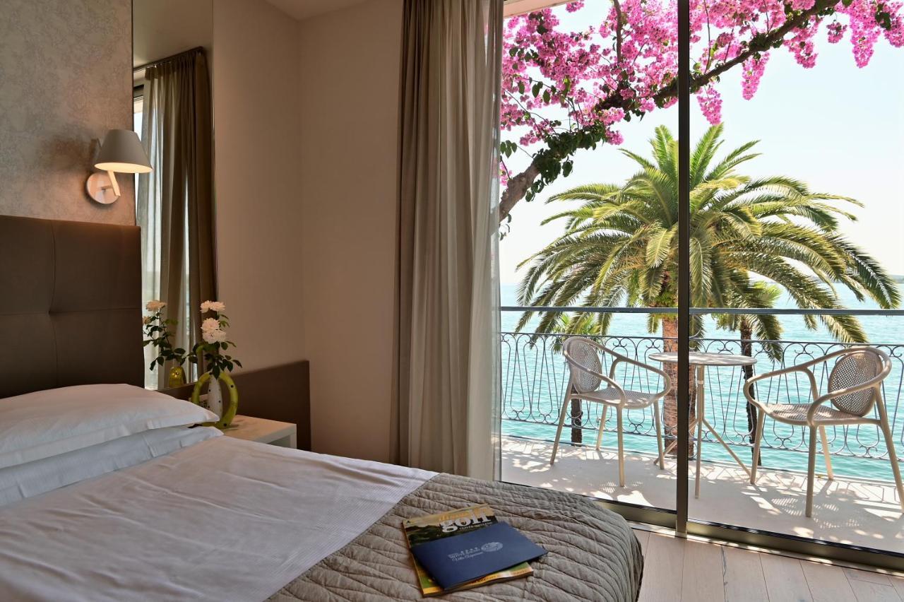 Hotel Monte Baldo E Villa Acquarone ガルドーネ・リヴィエラ エクステリア 写真